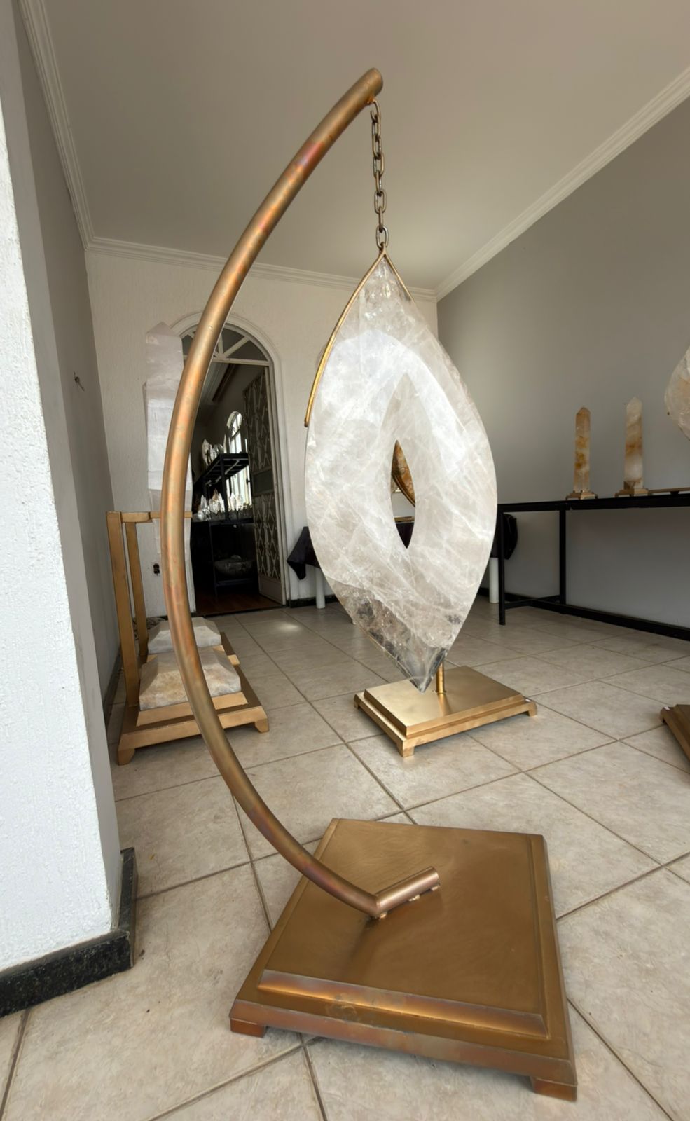 QUARTZ PENDULUM
SCULPTURE