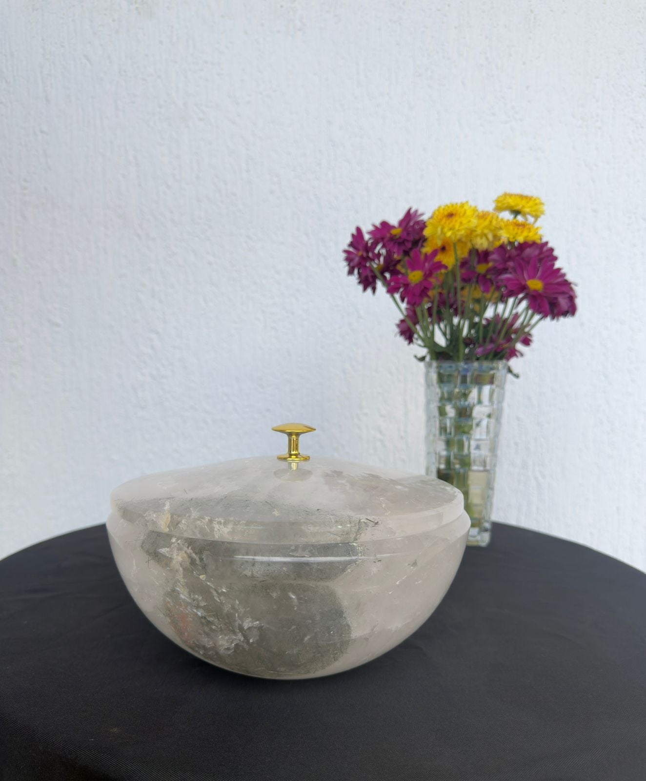 LIDDED QUARTZ BOWL WITH CHLORITE & RUTILE