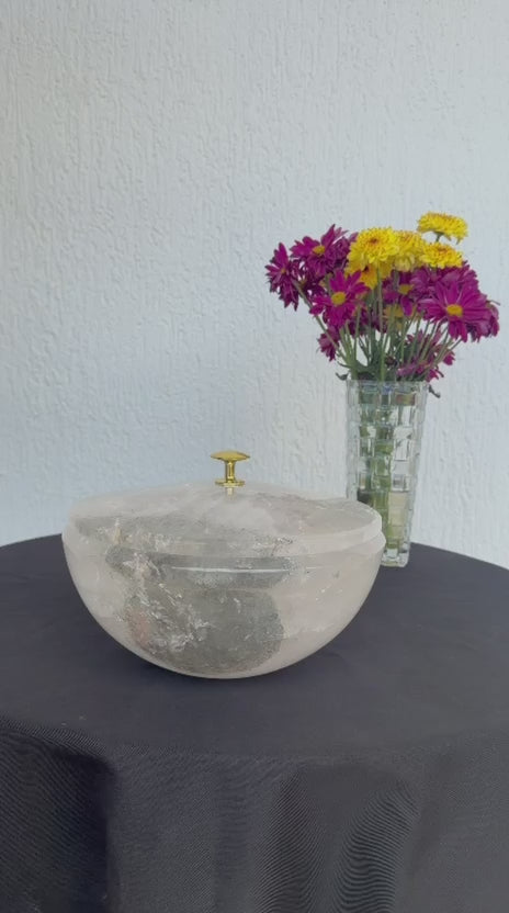 LIDDED QUARTZ BOWL WITH CHLORITE & RUTILE