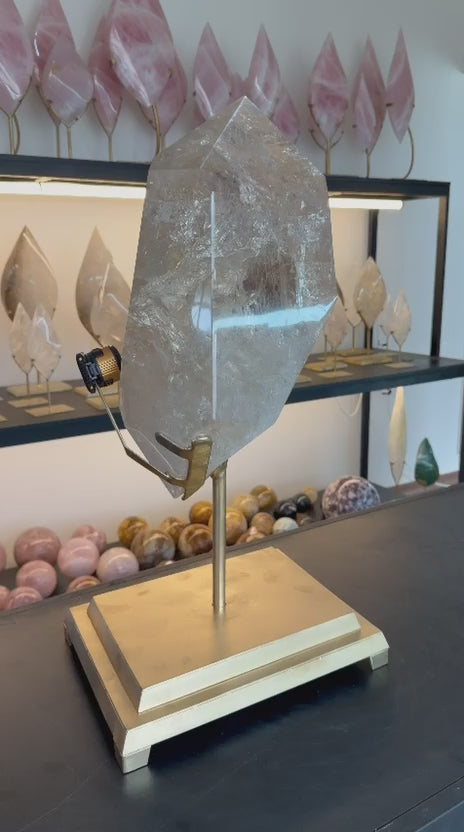 DOUBLE TERMINATED QUARTZ POINT